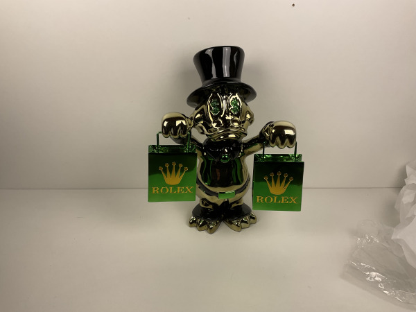Lior24 Dagobert Duck Beeld Groen met Rolex tassen | Limited – kavel bij XL Auctions