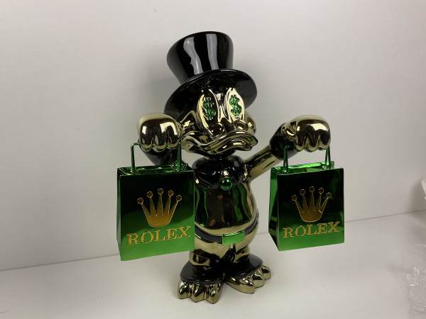 Lior24 Dagobert Duck Beeld Groen met Rolex tassen | Limited – foto 5 – kavel bij XL Auctions