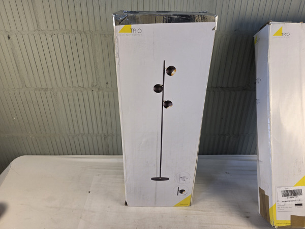 TRIO DAKOTA - Vloerlamp - Zwart mat – foto 4 – kavel bij XL Auctions