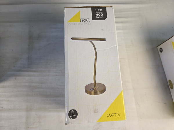 TRIO CURTIS - Tafellamp - Messing mat – foto 7 – kavel bij XL Auctions