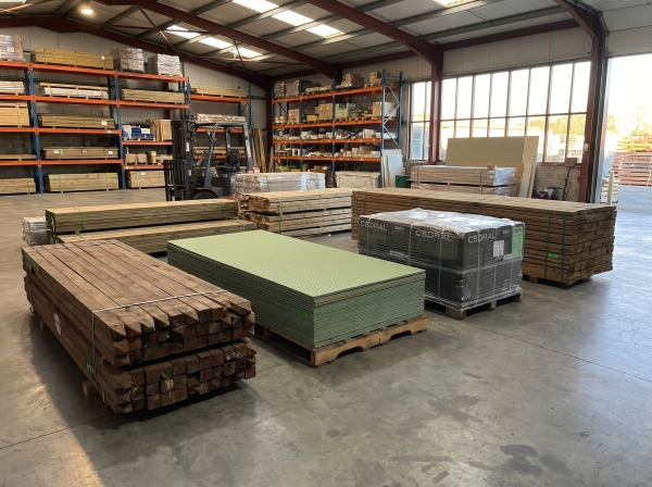 Hout, doe-het-zelf artikelen en gevelbekleding