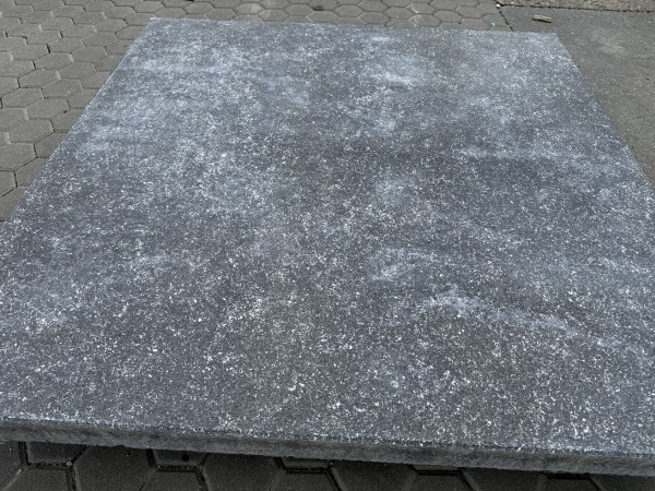 60 M2 Betontegel Hardsteenlook 100x100x6 Cm – foto 3 – kavel bij XL Auctions