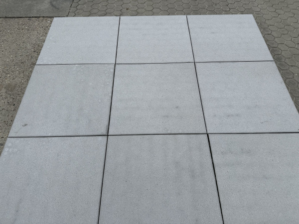 30,24 M2 Betontegel Light Grey 60x60x4 Cm – foto 6 – kavel bij XL Auctions