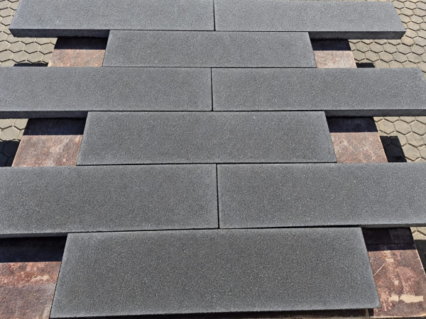 46,08 M2 Betontegel Medium Grey 30x120x6 Cm – foto 2 – kavel bij XL Auctions