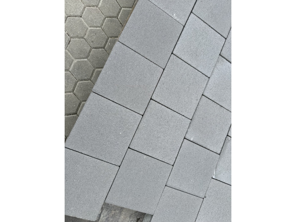 112,32 M2 Betonsteen Medium Grey 20x20x6 Cm – foto 4 – kavel bij XL Auctions