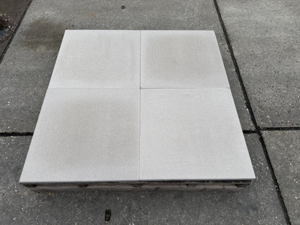 61,20 M2 Betontegel Greige 60x60x3 Cm – foto 4 – kavel bij XL Auctions
