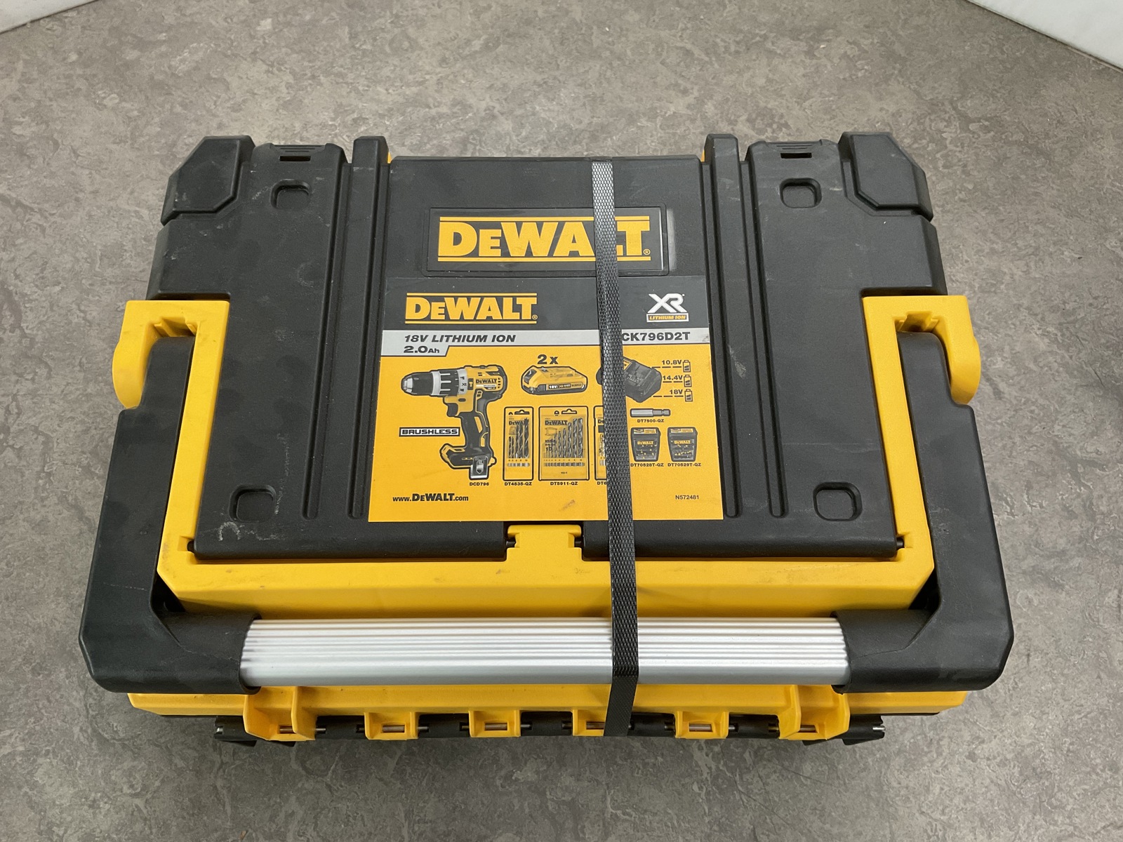 dewalt-accu-schroef-klopboormachineset-18v