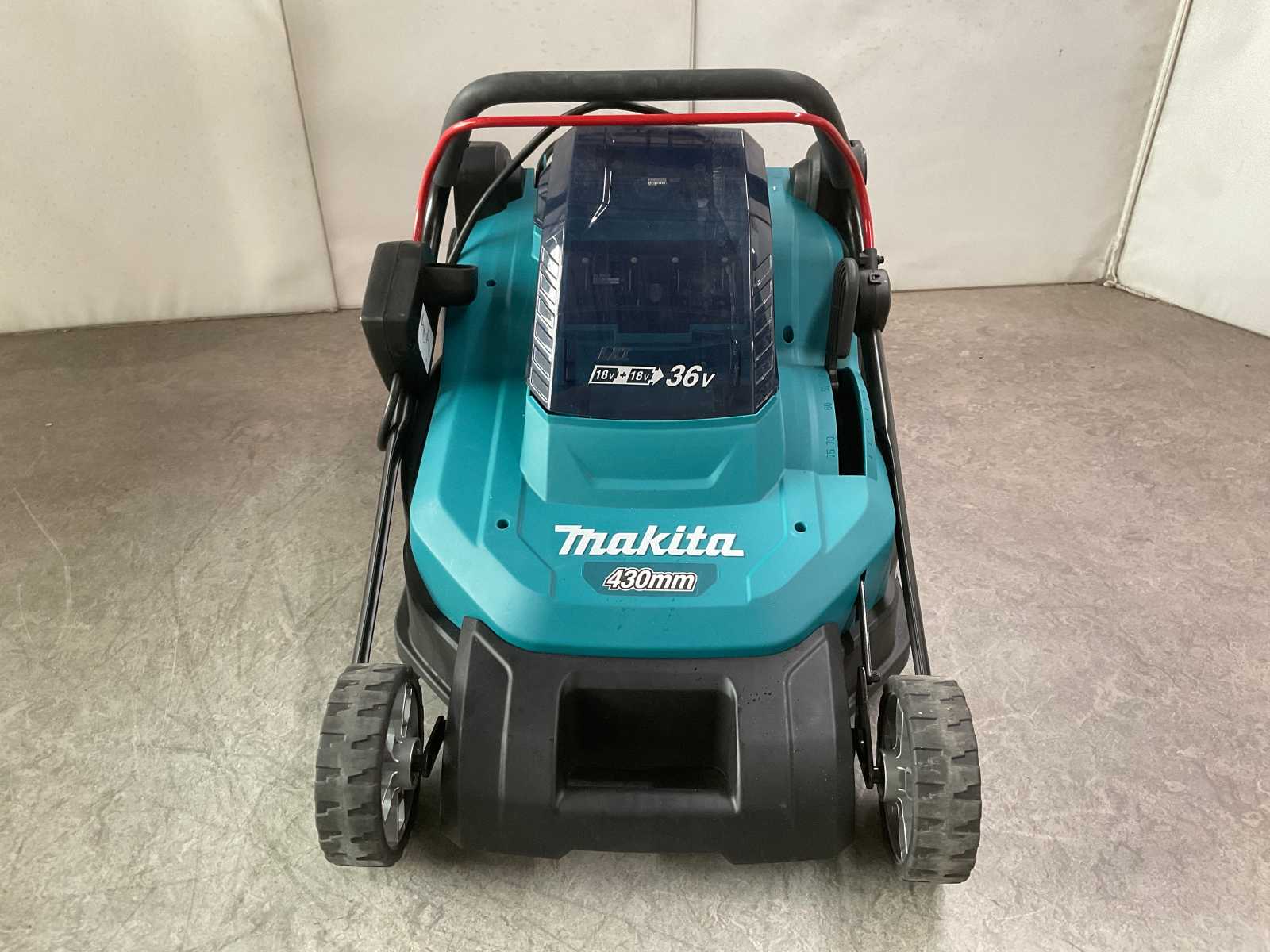 makita-dlm432-accu-grasmaaier