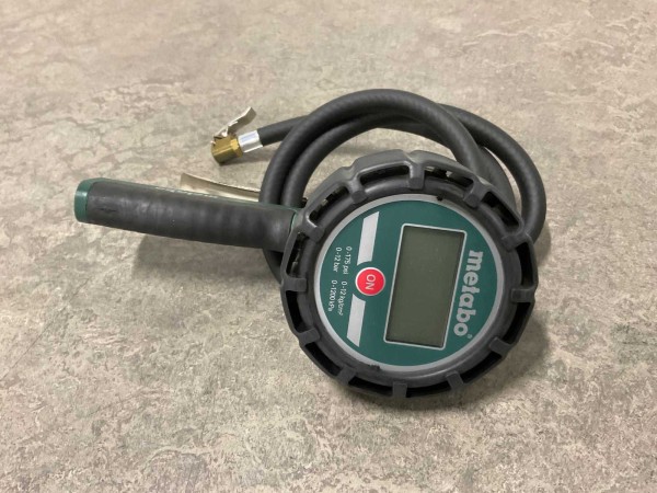 metabo-perslucht-bandenpomp-met-spanningsmeter-rf-80-d