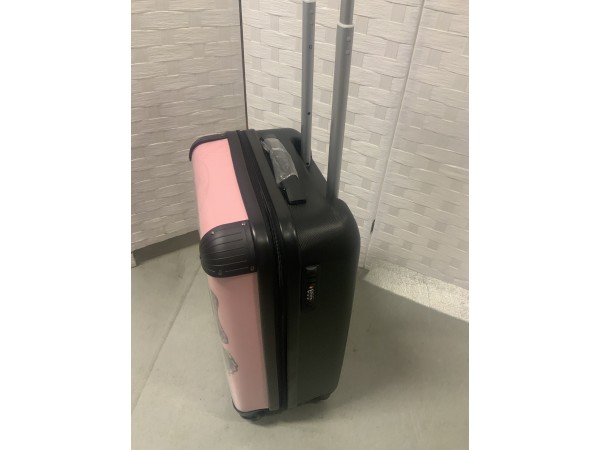 EB40698D-6F0C-421E-9359-EB759D9798D9