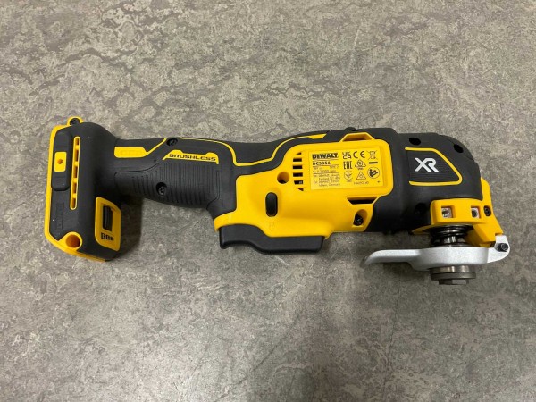 dewalt-accu-multitool-dcs356-met-accessoires