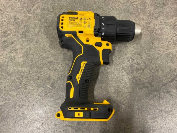 dewalt-accu-schroefboormachine-dcd708