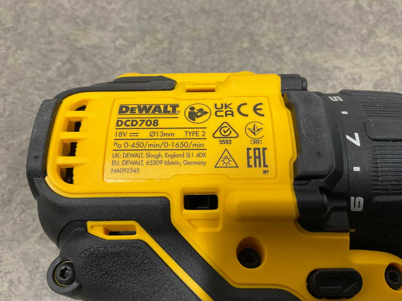 dewalt-accu-schroefboormachine-dcd708