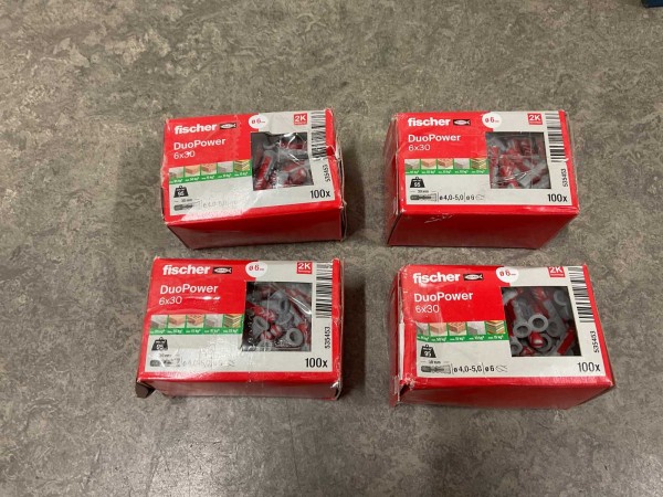 plug-set-9-delig-met-en-zonder-schroef
