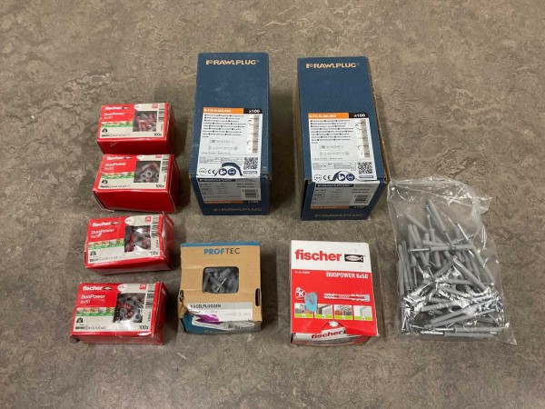 plug-set-9-delig-met-en-zonder-schroef