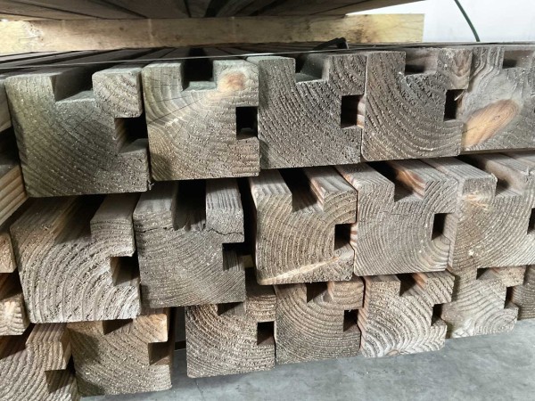 5x-douglas-hoekpaal-met-sponning-300x95x95-cm