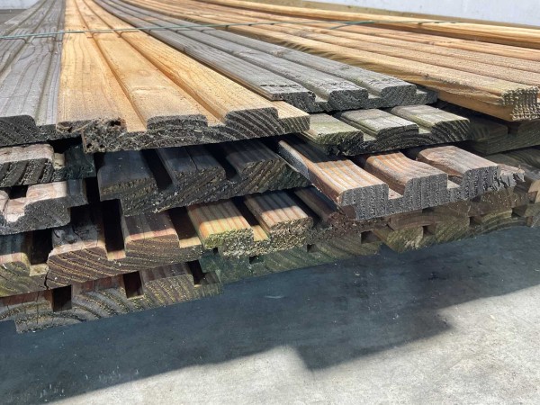 33x-tuinplank-rhombusprofiel-400x14x2-cm