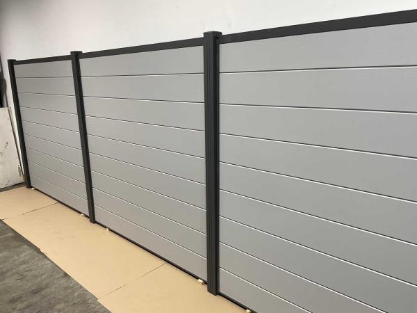 aluminium-schutting-lichtgrijs-1147x181-cm