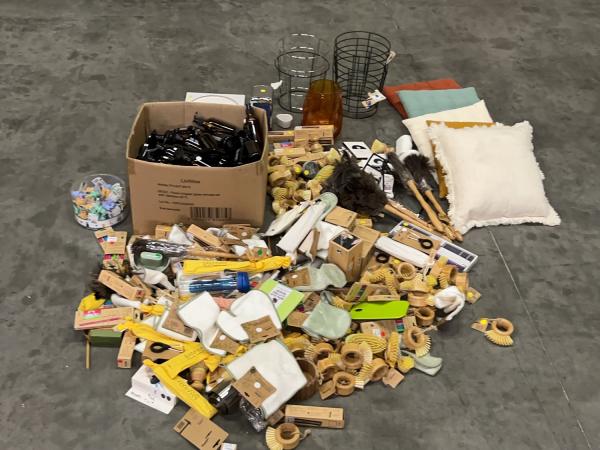 Huis-, keuken- en badkamerartikelen partij