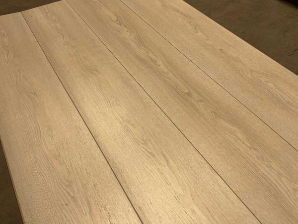 915m-purity-glow-acacia-grijs-laminaatvloer