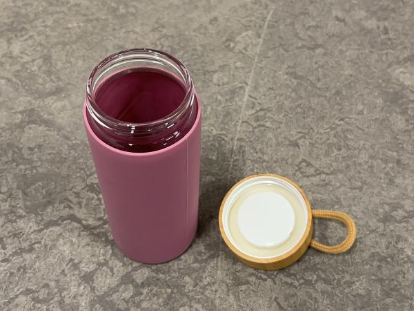 point-virgule-glazen-fles-met-silicone-sleeve-450ml
