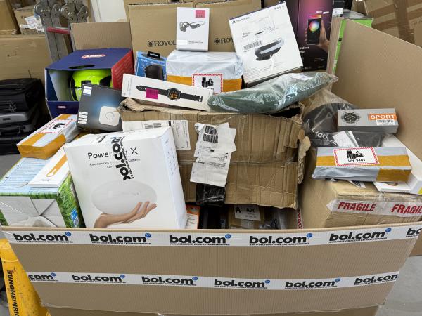 Volle Pallet met Ongeopende BOL.com Retouren #036