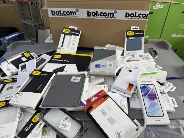 Partij BOL.com Telefoon Hoesjes o.a APPLE en SAMSUNG
