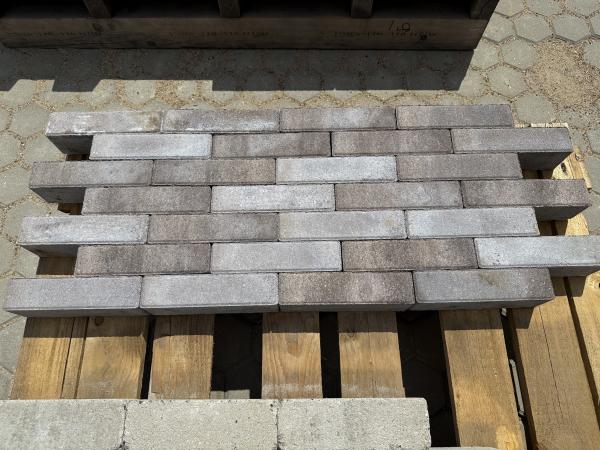 96 M2 Betonklinker WF Maronne Met Vellingkant 20x5x6 Cm