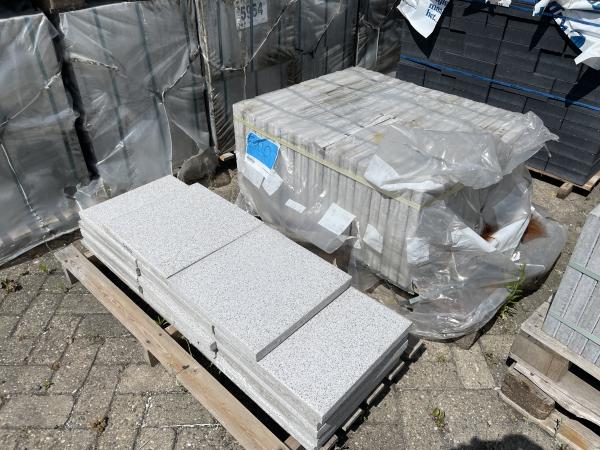 10,72 m2 Terrastegel 40x40x4 Poitiers wit-zwart