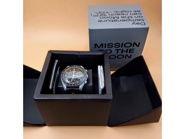 Omega x Swatch “Mission To The Moon” SO33M100