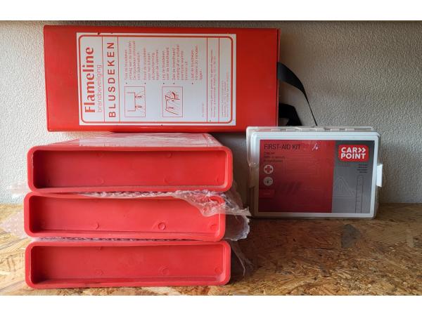 5x First Aid Blusdeken + first aid kit