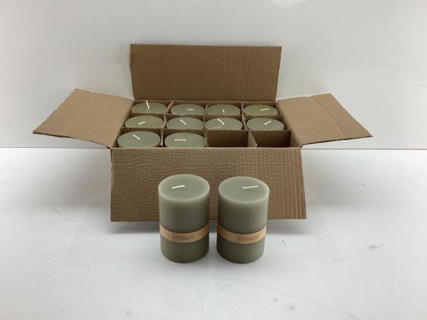 24x Essentials kaarsen groen