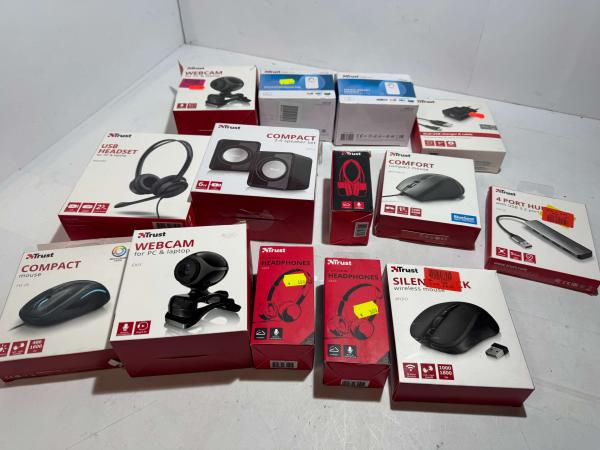 14x Trust accessoires divers voor pc en tablet