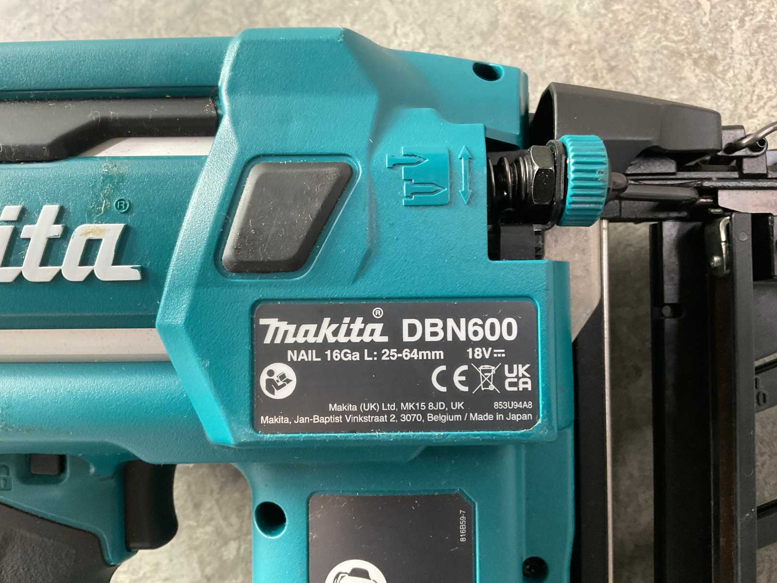 makita-dbn600zj-brad-tacker