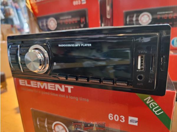 Autoradio met Bluetooth, SD, USB en FM Radio 4x 60 Watt 