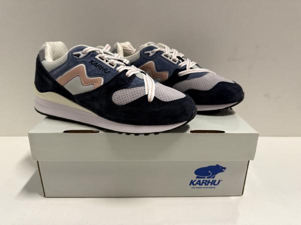 Karhu Synchron Classic (Maat 40.5)