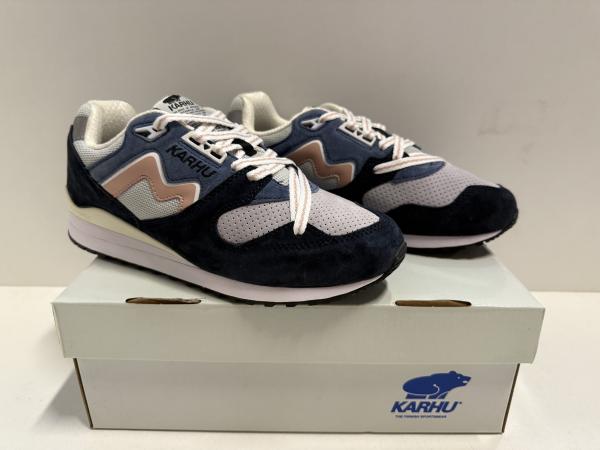 Karhu Synchron Classic (Maat 42)