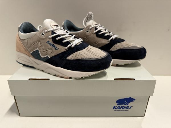 Karhu Aria 95 (Maat 44)