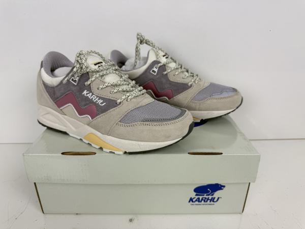 Karhu Aria 95 (Maat 39)