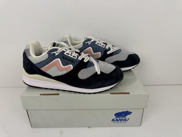 Karhu Synchron Classic (Maat 42)