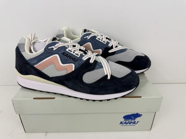 Karhu Synchron Classic (Maat 46.5)