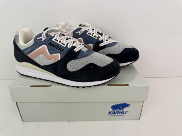 Karhu Synchron Classic (Maat 42)