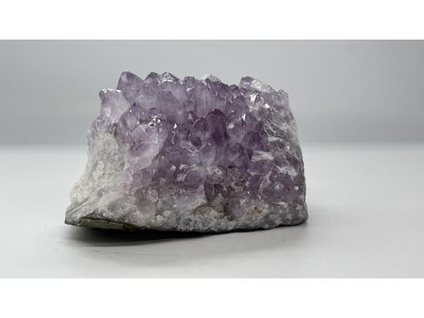 Amethist cluster van 1,55 kg
