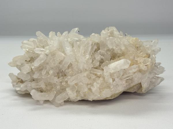 Bergkristal cluster uit Madagaskar 1,68 kg